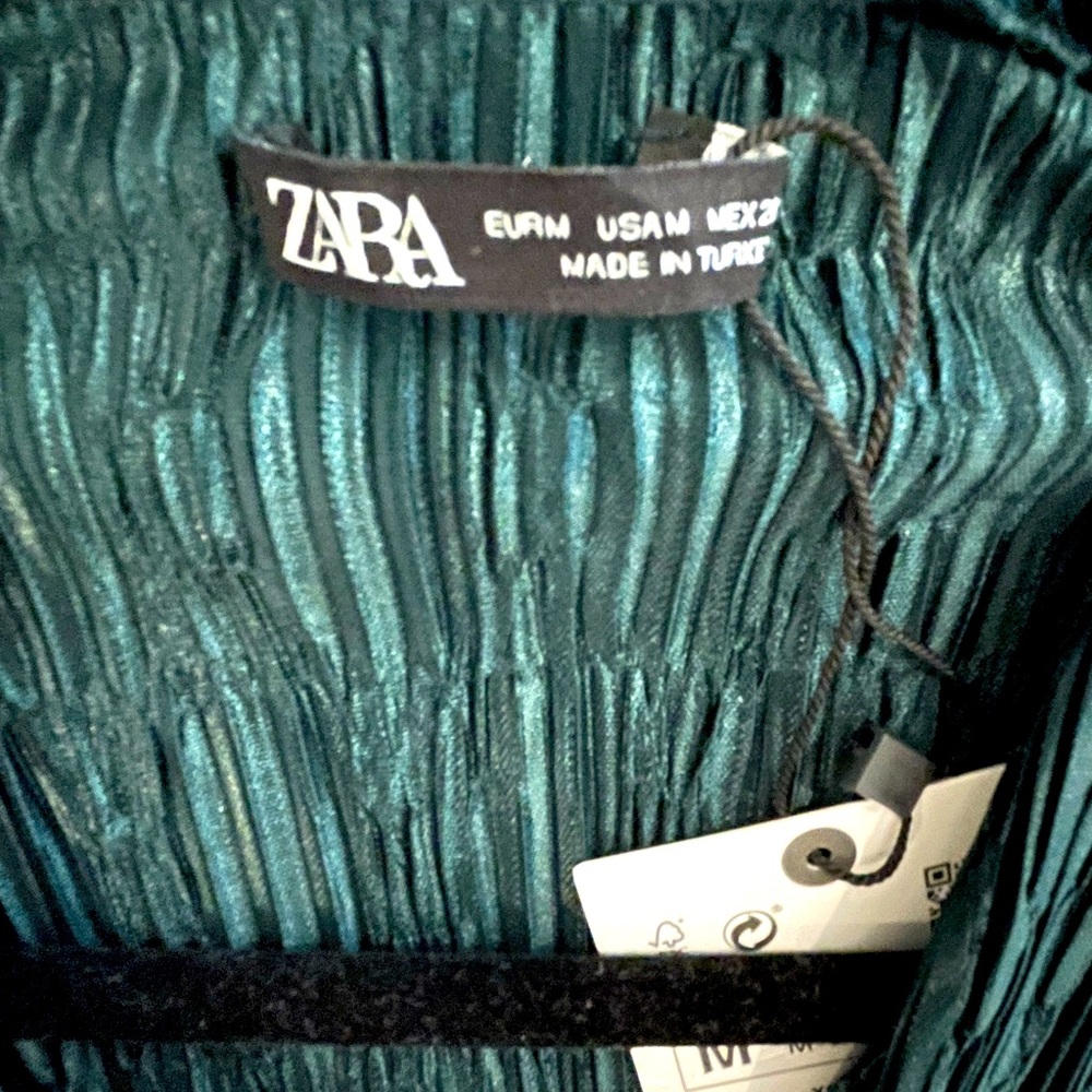 PLEATED MIDI DRESS GREEN - Picture 7 of 8